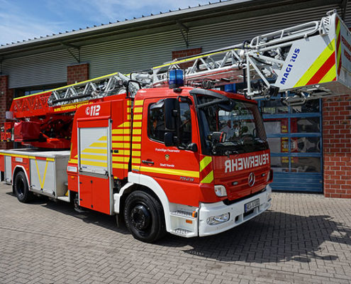 Feuerwehr Voerde Niederrhein Drehleiter