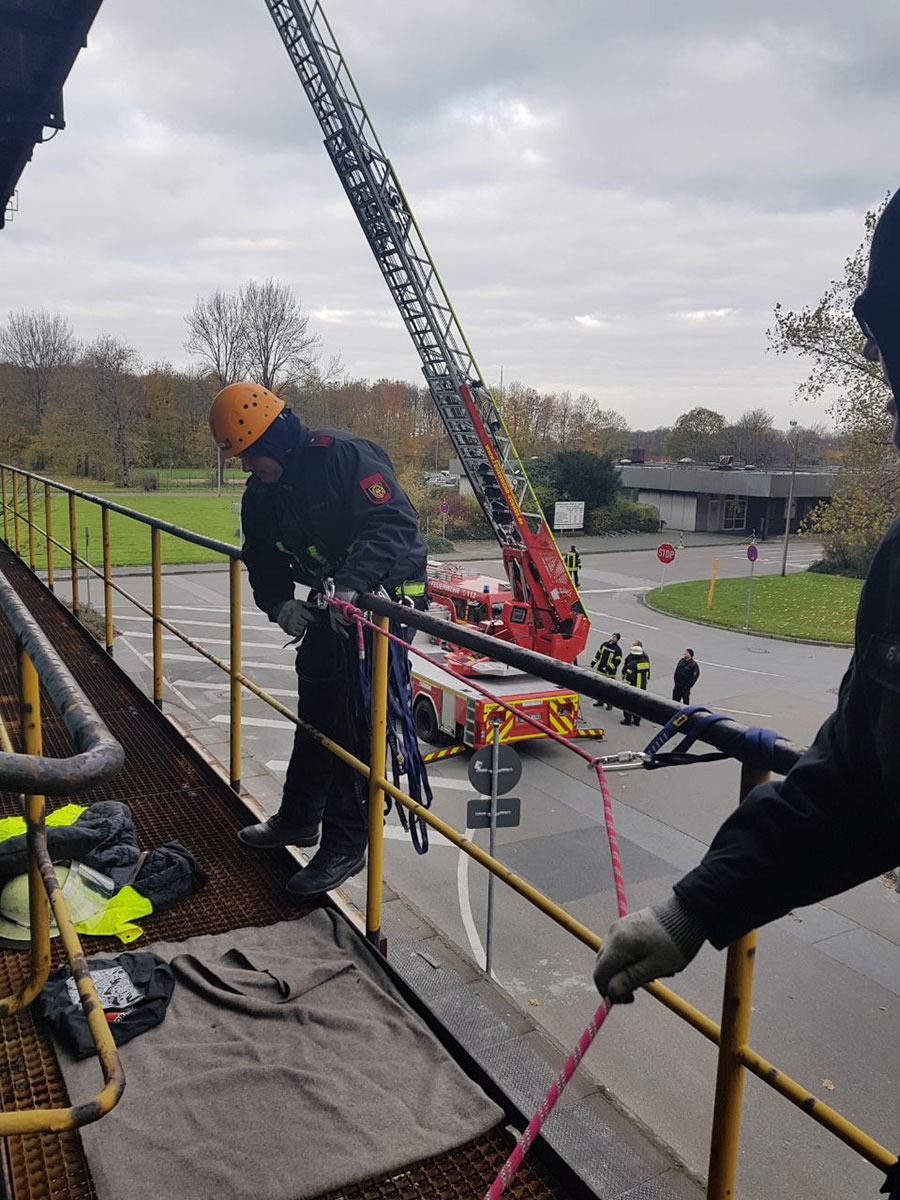 Lehrgang Absturzsicherung Feuerwehr Voerde