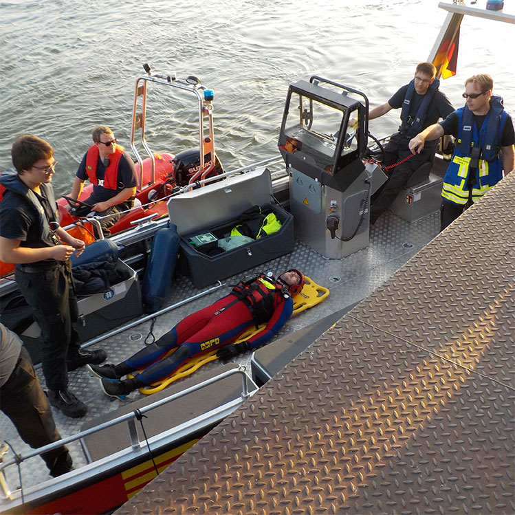 Übung Wasserrettung in Göterswickerham
